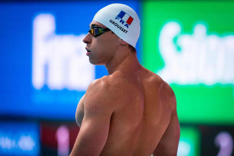 Xceed – Schwimmbrille – Erwachsene – Rote verspiegelte Titanlinse – Schwarz